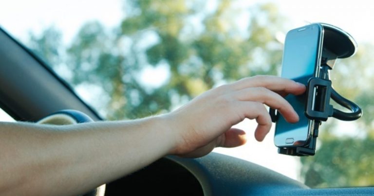 Как безопасно управлять воспроизведением музыки на Android во время вождения
